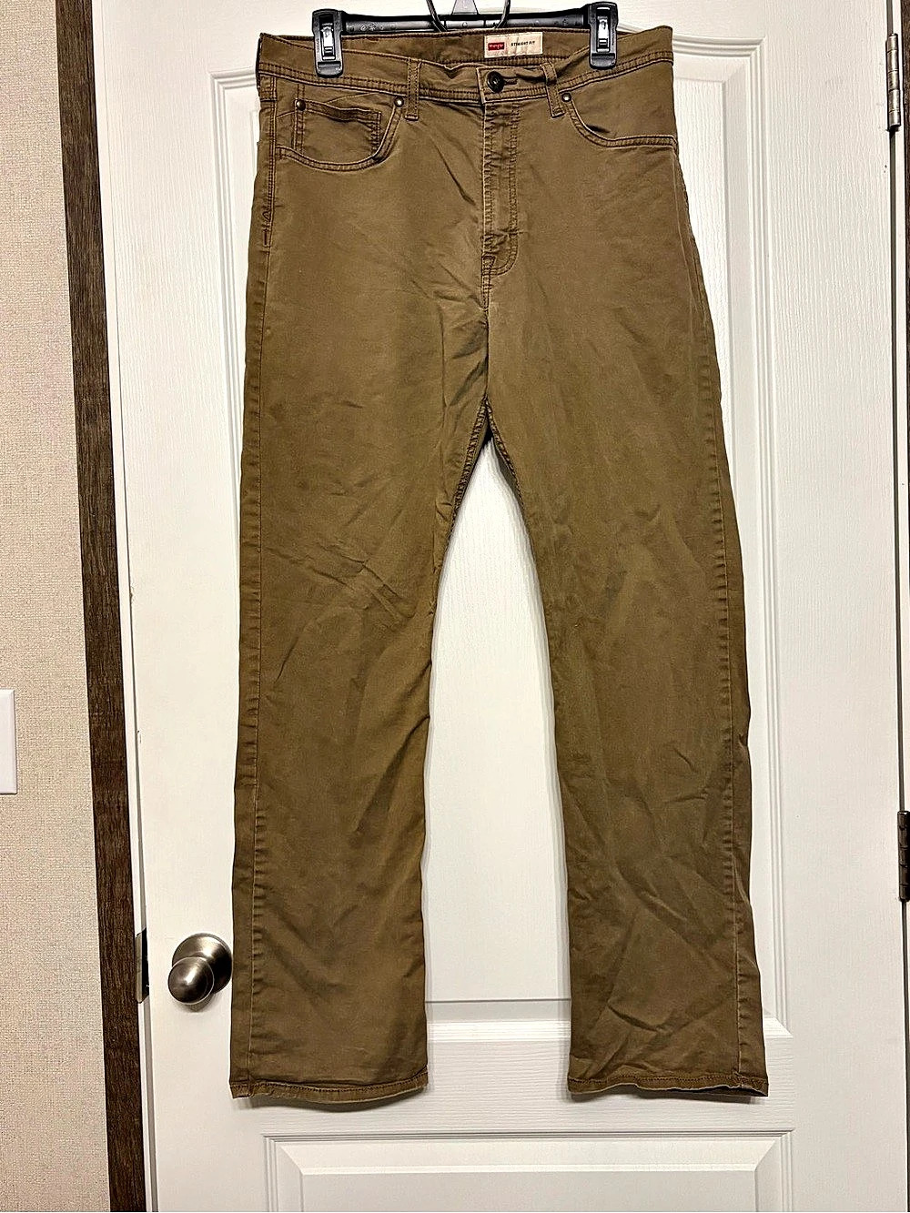 Wrangler Straight Fit Straight Leg Jeans in Brown Waist 34